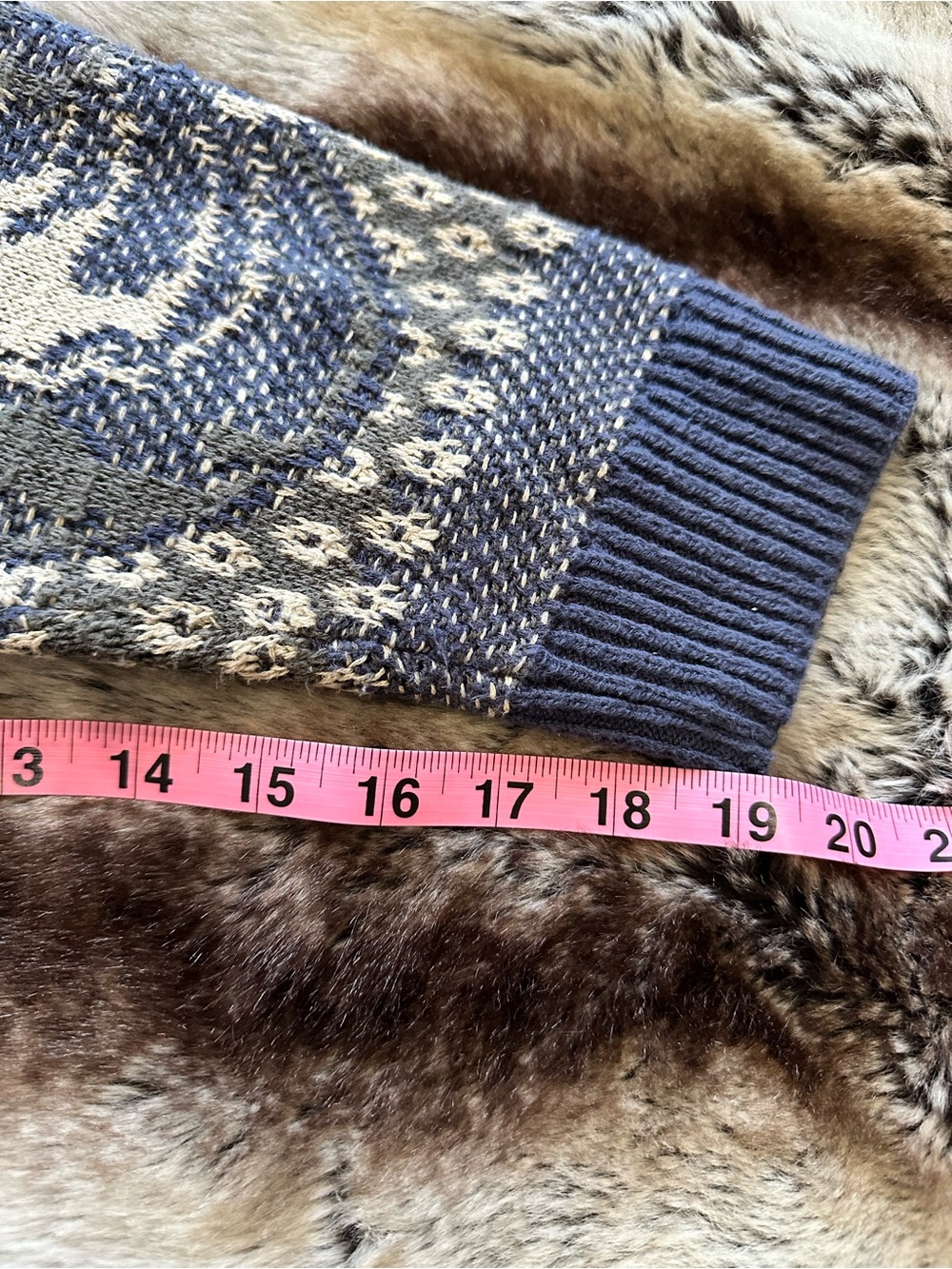Abercrombie Soft Knit Button-Front Cardigan in Navy & Cream - Picture 8 of 12